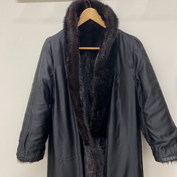 Fur Coat - Picture 11 of 13
